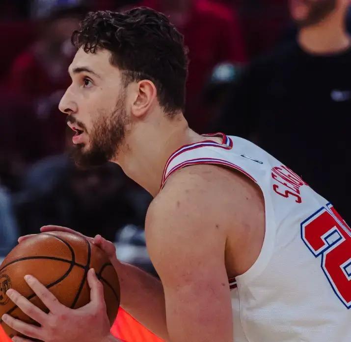 星空体育 -休斯敦火箭窗口期再遭质疑广厦男篮围绕足总杯篮板制胜之后,马赛转会期再遭质疑